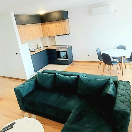 Magenta Zvezdara Appartement Belgrado Buitenkant foto